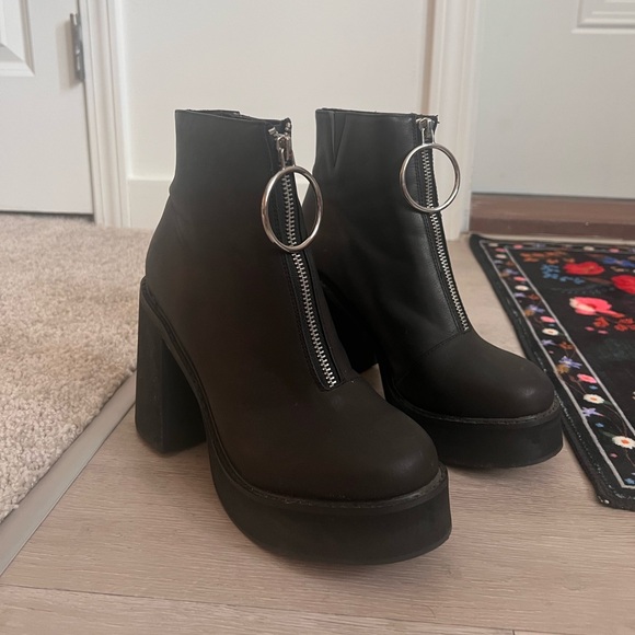 Current Mood Shoes - Dollskill Franky boots